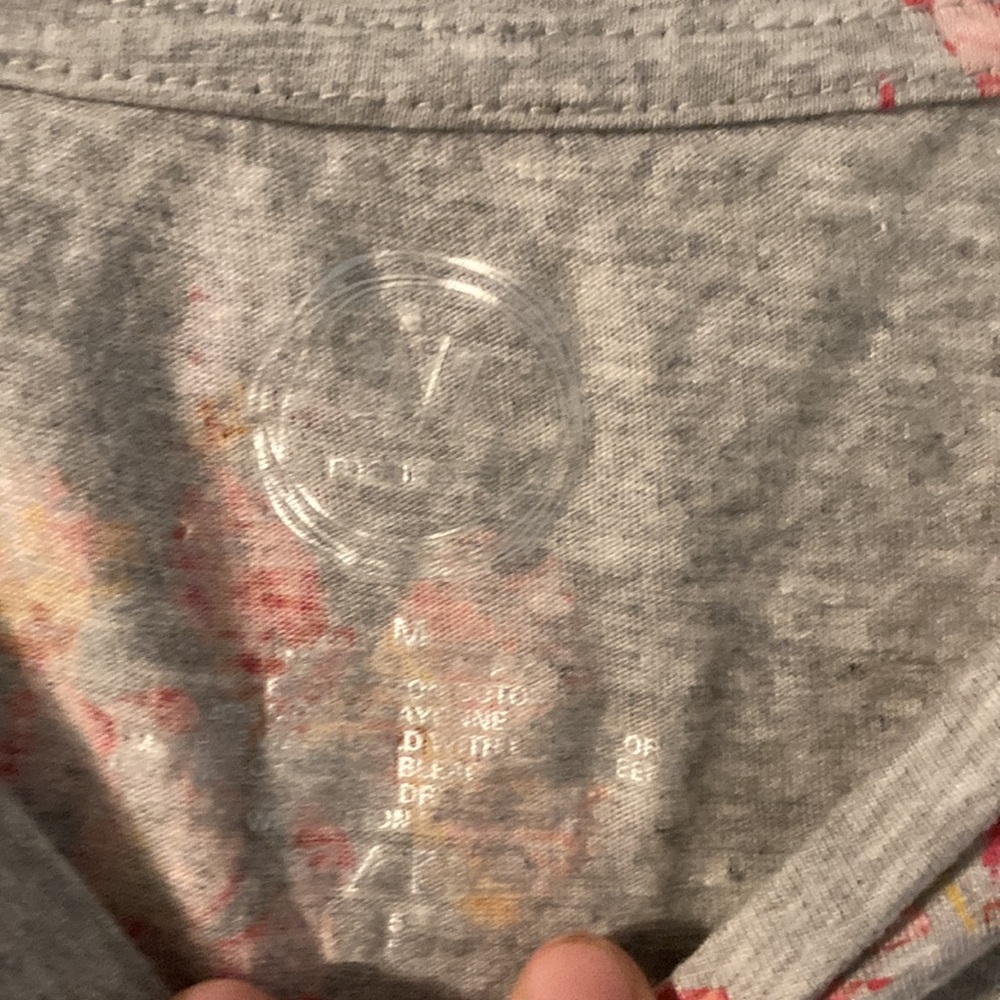 Shirt - Picture 3 of 4